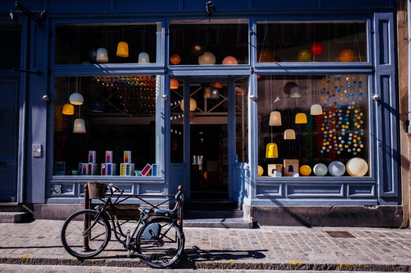 Despite rise of DTC brands, retailers value brick-and-mortar presence